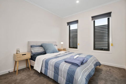 Sleek, Modern Capel Sound! - Tourism Canberra 1
