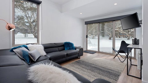 SNOW VIEW, Dinner Plain - Tourism Canberra 3