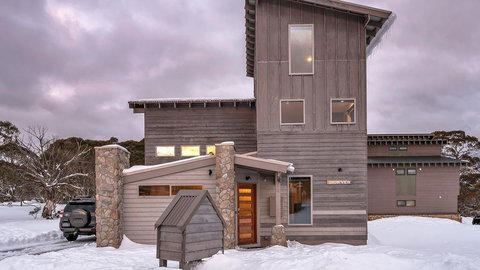 SNOW VIEW, Dinner Plain - Tourism Canberra 0