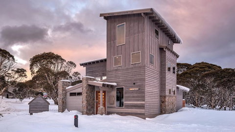 SNOW VIEW, Dinner Plain - Tourism Canberra 1