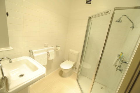 Sovereign Hill Hotel - Tourism Canberra 3