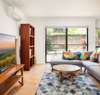 Spacious Home in the Heart of Avalon Beach - Tourism Canberra