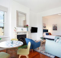 Spacious Studio With Balcony in Inner-City Glebe - Tourism Canberra
