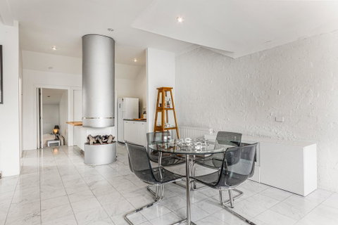 Spoilt For Choice 2-bed/2-bath + Free Parking - Tourism Canberra 2