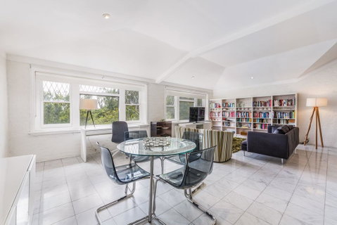 Spoilt For Choice 2-bed/2-bath + Free Parking - Tourism Canberra 3