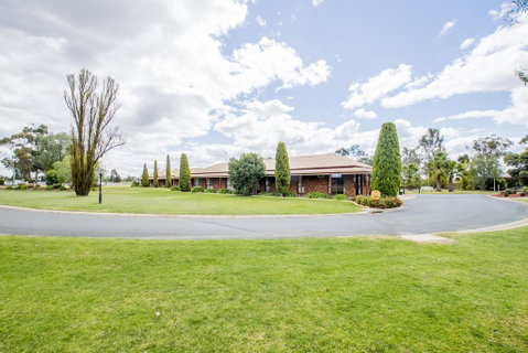 Sportslander Motor Inn - Tourism Canberra 0