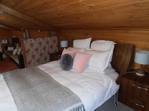 Springmead Rustic Cabin - Tourism Canberra 0