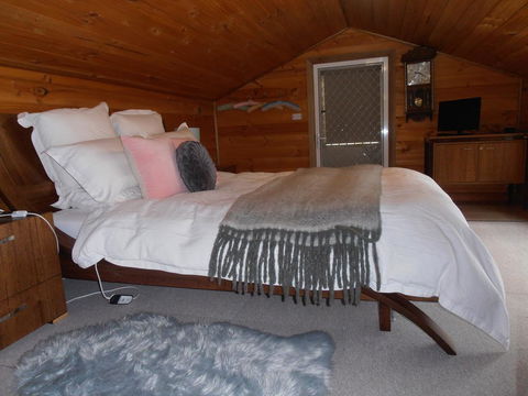Springmead Rustic Cabin - Tourism Canberra 2