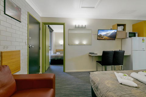 Stagecoach Inn Motel - Tourism Canberra 3