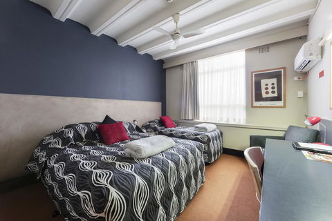 Statesman Hotel - Tourism Canberra 1