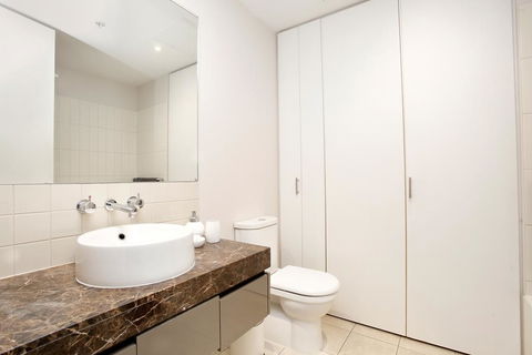 StayCentral On Nott - Tourism Canberra 3