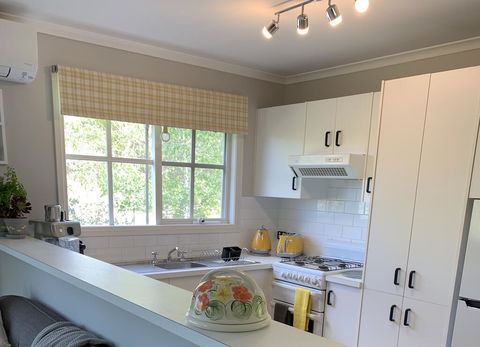 Stephanies Country Cottages - Tourism Canberra 1