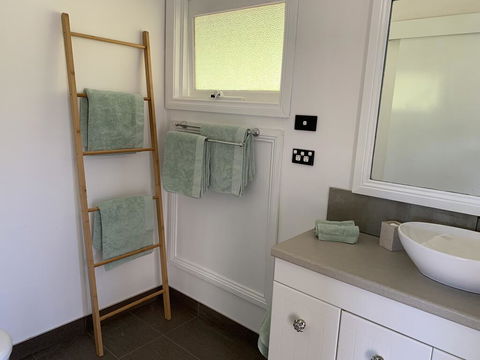 Stephanies Country Cottages - Tourism Canberra 3