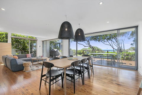 Stunning Seaviews, Sunshine Beach - Tourism Canberra 2