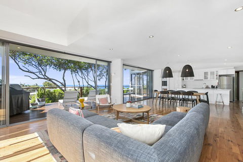 Stunning Seaviews, Sunshine Beach - Tourism Canberra 1