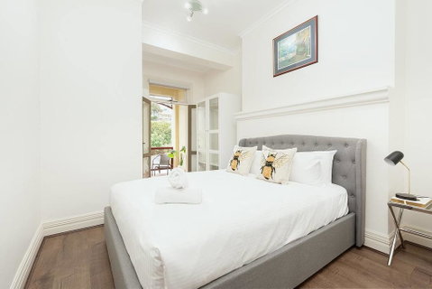 STUNNING SYDNEY HOME 11 - Tourism Canberra 1