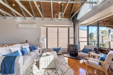 STUNNING WATERFRONT ESCAPE AT DALEYS POINT - Tourism Canberra 2