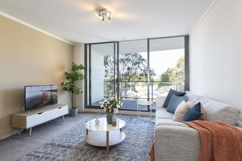 Stylish Apartment Minutes From City And Airport - Tourism Canberra 0
