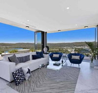 Stylish Penthouse with Views  Jacuzzi - Tourism Canberra