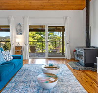 Stylish Renovated Home - Ocean Views - Fireplace - Tourism Canberra