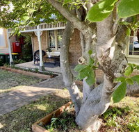 SUMMER HOUSE - CENTRAL LOCATION Near PARK - Tourism Canberra