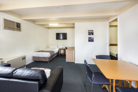 Sundown Villas - Tourism Canberra 1