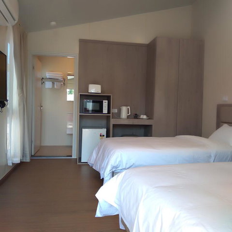 Sunshine Gardens Bourke Resort - Tourism Canberra 3