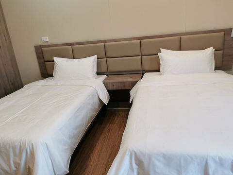 Sunshine Gardens Bourke Resort - Tourism Canberra 0