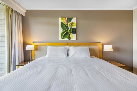 Super Convenient Apartment With Garden Views - Tourism Canberra 1