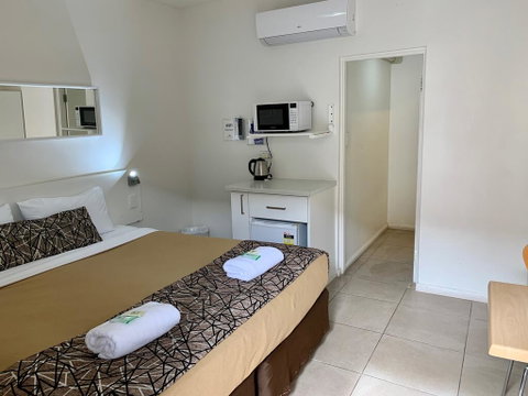 Surf Beach Motel Coffs - Tourism Canberra 1