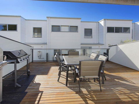 Surf Beach Townhouse - Tourism Canberra 2