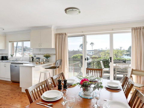 Surf Beach Views - Quiet Position, Close To Beach - Tourism Canberra 1