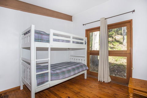 Surfers Ave 17 Narrawallee - Tourism Canberra 0
