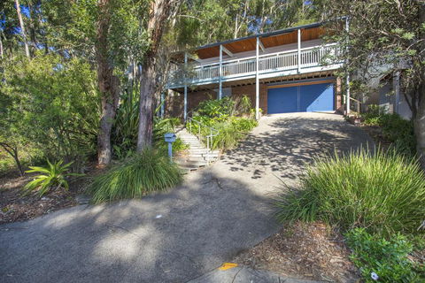 Surfers Ave 17 Narrawallee - Tourism Canberra 1