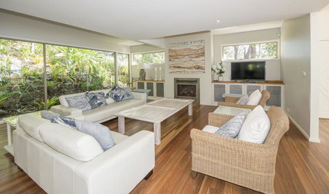 Surfers Ave Retreat Narrawallee - Tourism Canberra 3