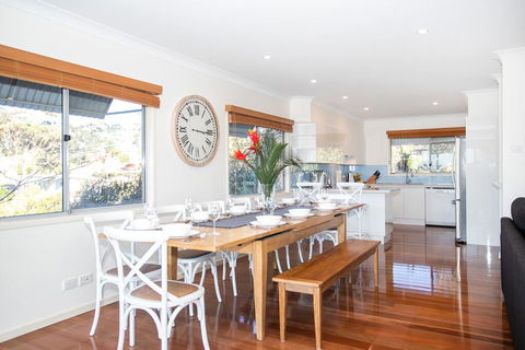 Surfers Beach House - Tourism Canberra 1