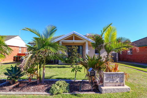 Surfside - Tourism Canberra 0