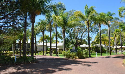 Swan Valley Oasis Resort - Tourism Canberra 0