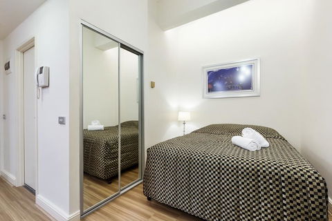 Sydney CBD Studio Apartment 503BRG - Tourism Canberra 3