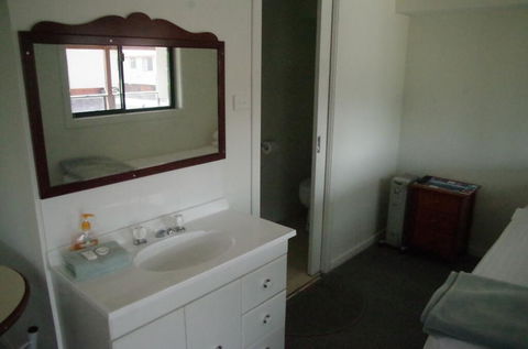 T's Resort & Motel - Tourism Canberra 1