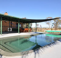 Talga Escape Rothbury with pool and views - Tourism Canberra