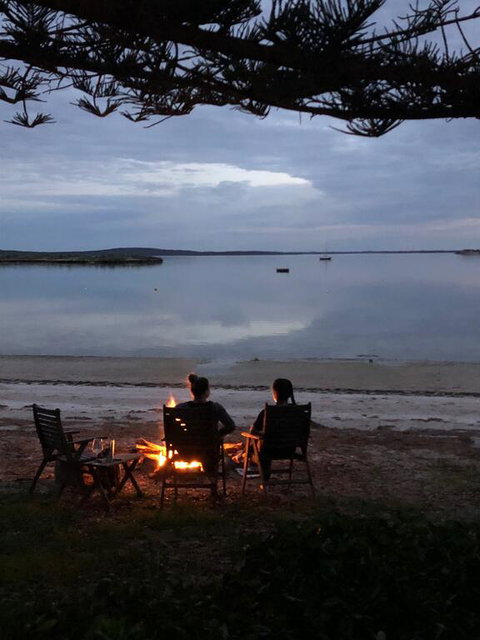 Tall Pines Beach House At Mount Dutton Bay (part Of Coffin Bay Waterways) - Tourism Canberra 3