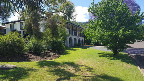 Tamworth Exclusive B&B - Tourism Canberra 0