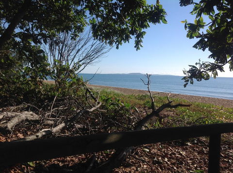 Tannum Sands Hotel / Motel - Tourism Canberra 1