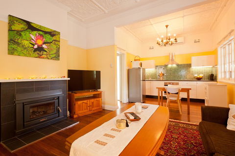 Taree Apartment - Tourism Canberra 0