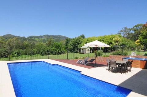 Tatiara - Spacious Family Friendly Home! - Tourism Canberra 0