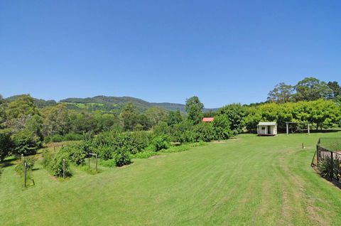 Tatiara - Spacious Family Friendly Home! - Tourism Canberra 2