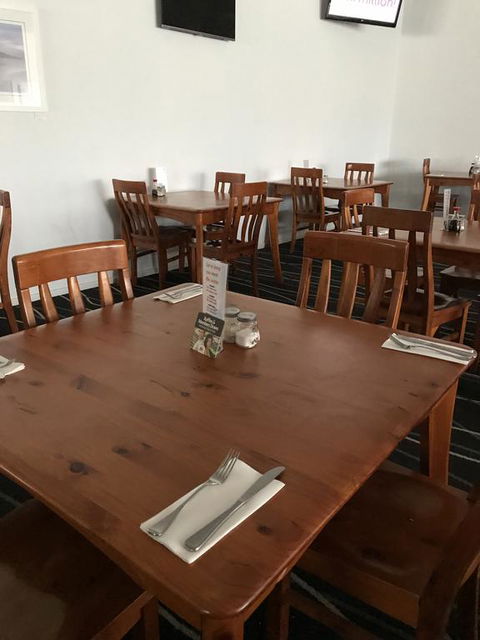 Tea Gardens Motel - Tourism Canberra 2
