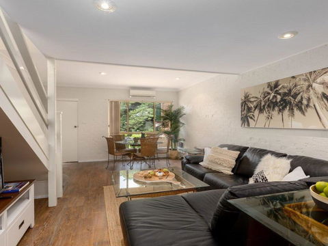 Tehidy Townhouse - Tourism Canberra 0