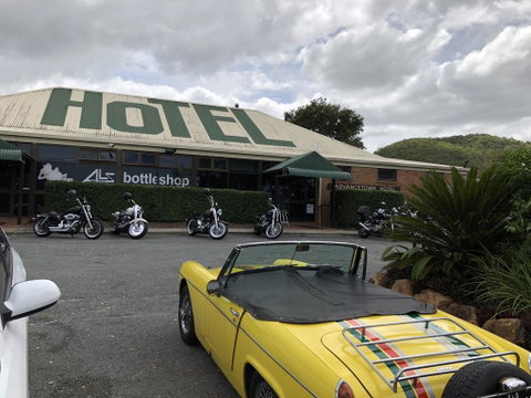 The Advancetown Hotel - Tourism Canberra 1